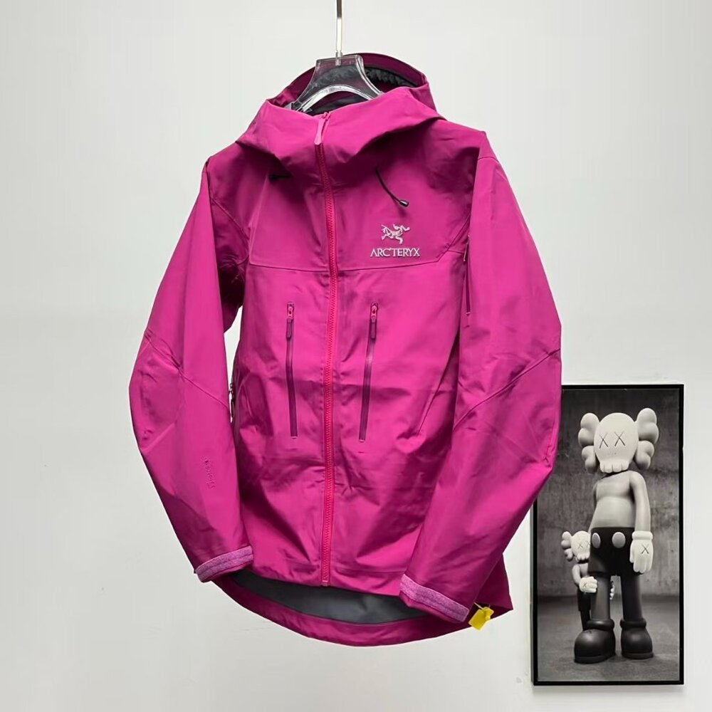 Arc'teryx Alpha SV Women's Jacket | Waterproof Hiking Coat in Groove Purple